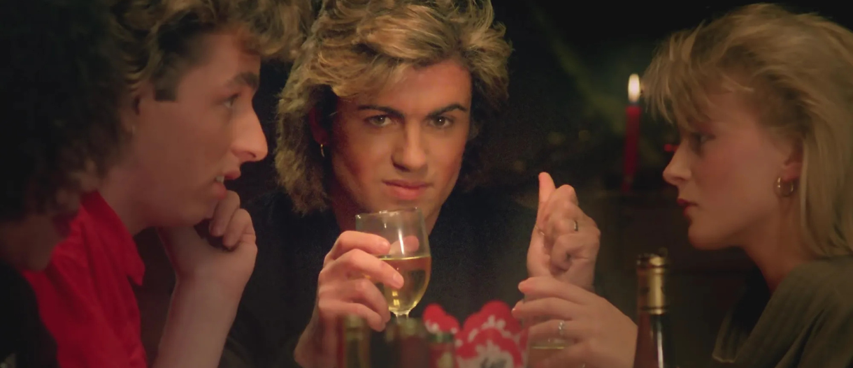 5 άγνωστες ιστορίες για τα πιο αγαπημένα χριστουγεννιάτικα τραγούδια