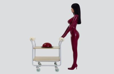 Η Bianca Censori έγινε viral με το ντεμπούτο της ως performer 