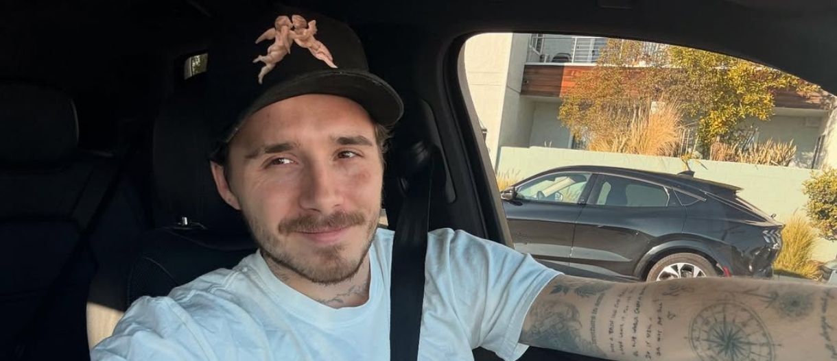 Γιατί ο Brooklyn Beckham μπλόκαρε τους γονείς του στα social media;