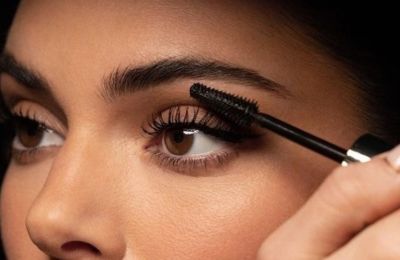 Δοκιμάσαμε τη μάσκαρα που λατρεύει η Kendall Jenner: buy or bye;