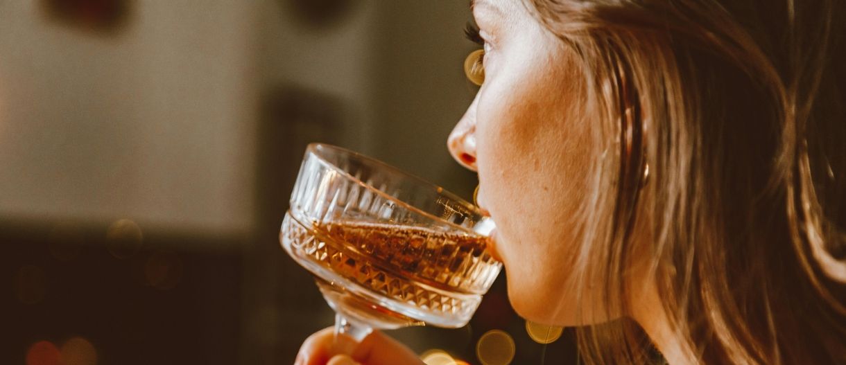 Dry January: 7 αλλαγές που γίνονται εάν κόψεις το αλκοόλ για ένα μήνα