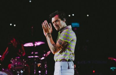Harry Styles: Επιστρέφει με νέο άλμπουμ μετά από τέσσερα χρόνια