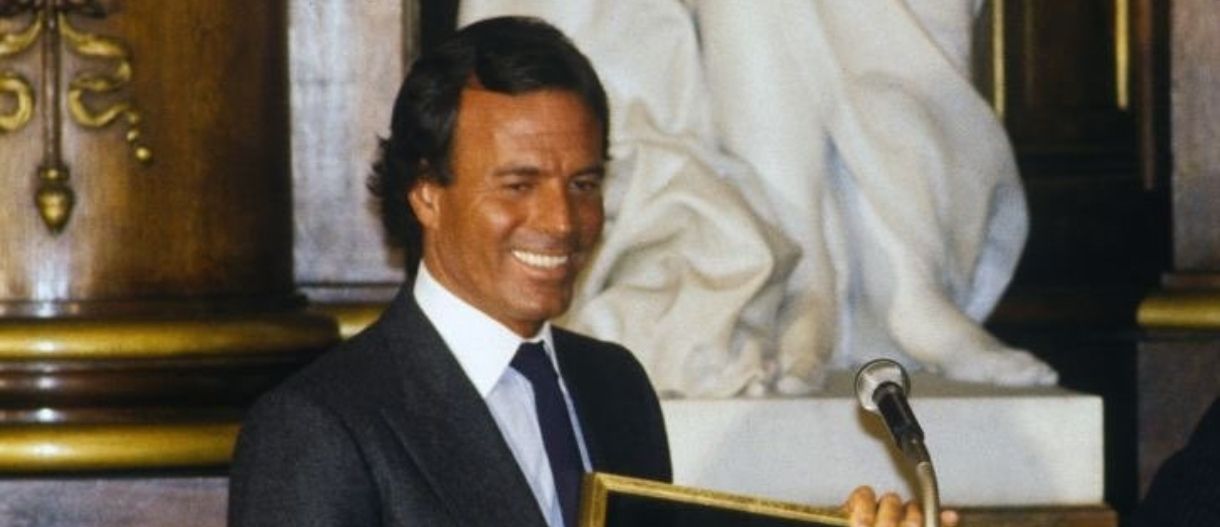 Julio Iglesias: Τι απάντησε στις γυναίκες που τον κατηγορούν