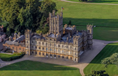 10+1 σειρές που γυρίστηκαν στα πιο εμβληματικά μέρη του πλανήτη