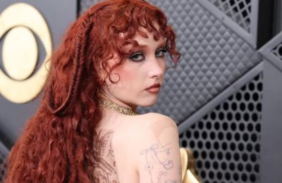 Chappell Roan: Η topless εμφάνιση της στα Grammys