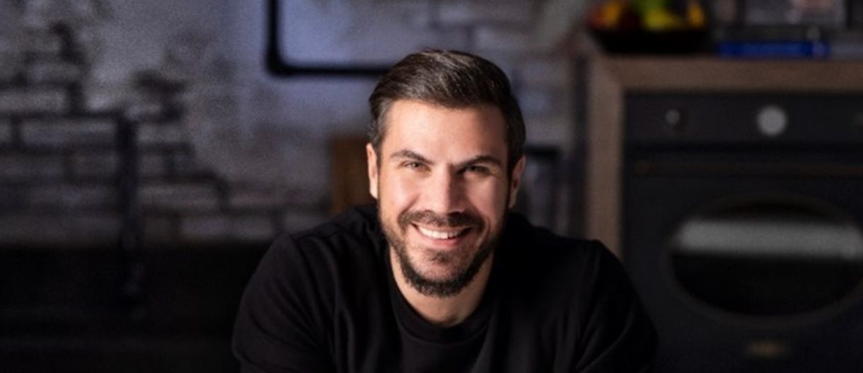 Το ατύχημα του Άκη Πετρετζίκη που έγινε «Caught on Camera»