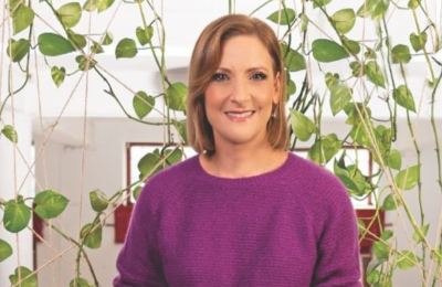 Η Πρώτη Κυρία με το «It» πανωφόρι του 2026