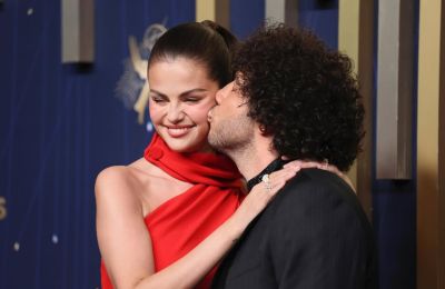 Το βίντεο που η Selena Gomez φιλάει τα πόδια του Benny Blanco 