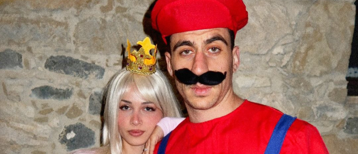 Σχολιάζουμε τον γάμο αλά... Bridgerton της Στυλιάνας και του Φειδία