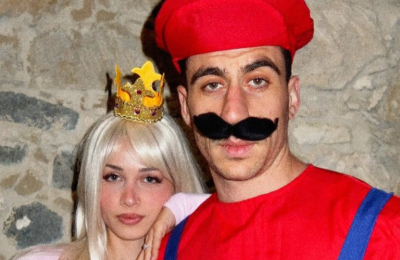 Σχολιάζουμε τον γάμο αλά... Bridgerton της Στυλιάνας και του Φειδία