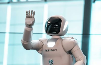 Έρχονται τα ρομπότ και παίρνουν τις δουλειές μας;