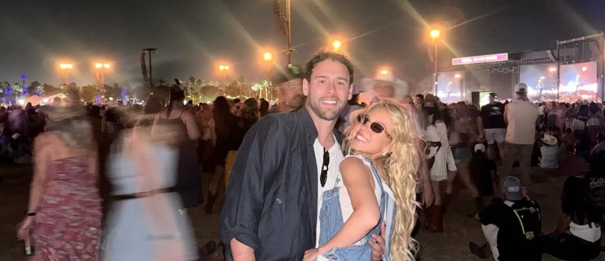 Full in love φαίνεται η Sydney Sweeney στα βίντεο με τον Scooter Braun