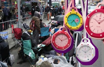 Προκαλεί χάος η νέα συλλογή της Swatch με την Audemars Piguet