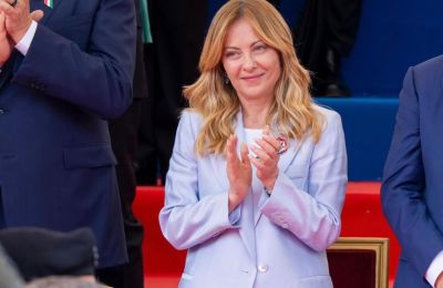 Giorgia Meloni: Η απάντησή της στις προκλητικές AI φωτογραφίες