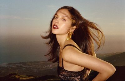 Η Olivia Rodrigo αποκάλυψε ότι είναι κατά 60% κωφή