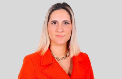 Η Νταϊάνα Κωνσταντινίδη μάς έδειξε τι φόρεσε στη Βουλή