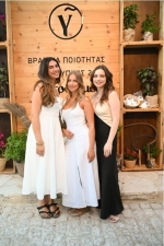 Η Ριάνα Στυλιανού, η Μαρία Σάββα και η Μαρία Καραμάνου 