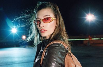 Το νέο αγαπημένο αξεσουάρ της Hailey Bieber βγαλμένο από τα 00’s