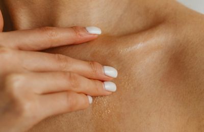 Η Vaseline λανσάρει τη νέα καινοτόμα σειρά Gluta-Hya 