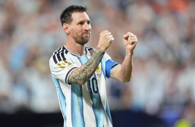 «Δεν ξέρω πως να συνεχίσω», λέει ο Messi για τον θάνατο του πατέρα του