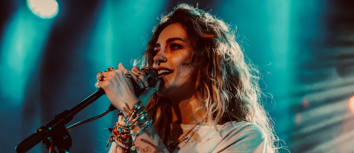 Paris Jackson: «Άνοιξε τρύπα στη μύτη μου από τα ναρκωτικά»