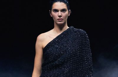 Khaite SS27: Το cool girl της Νέας Υόρκης ανακαλύπτει τον ρομαντισμό