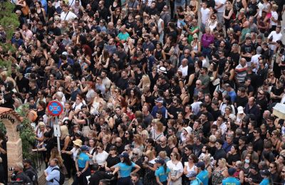 Το τελευταίο «χειροκρότημα» στον Γιώργο Μαζωνάκη