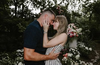 «Αυτός είναι ο σύζυγός μου», φωνάζει η Taylor για τον Travis