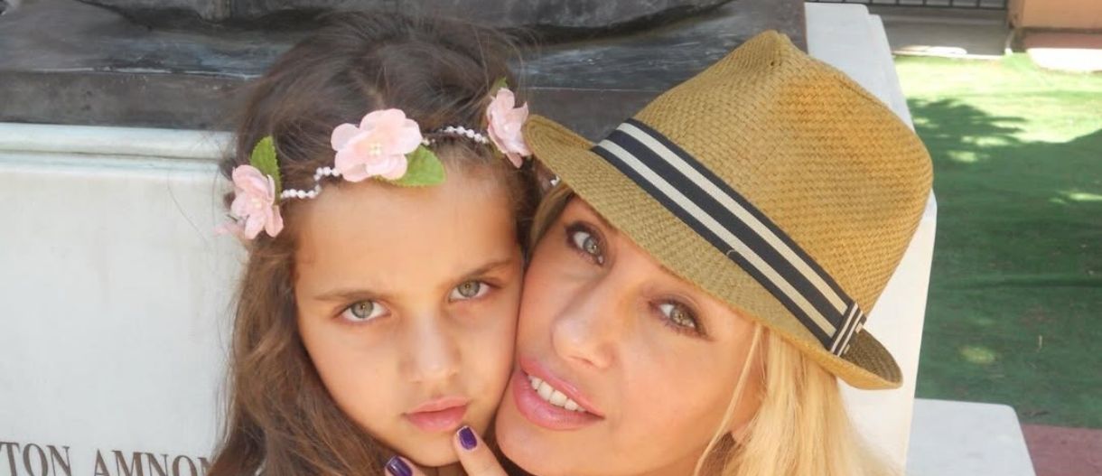 «Η Γωγώ Μαστροκώστα μελαχρινή», γράφουν για τη Βικτώρια Δέλλα
