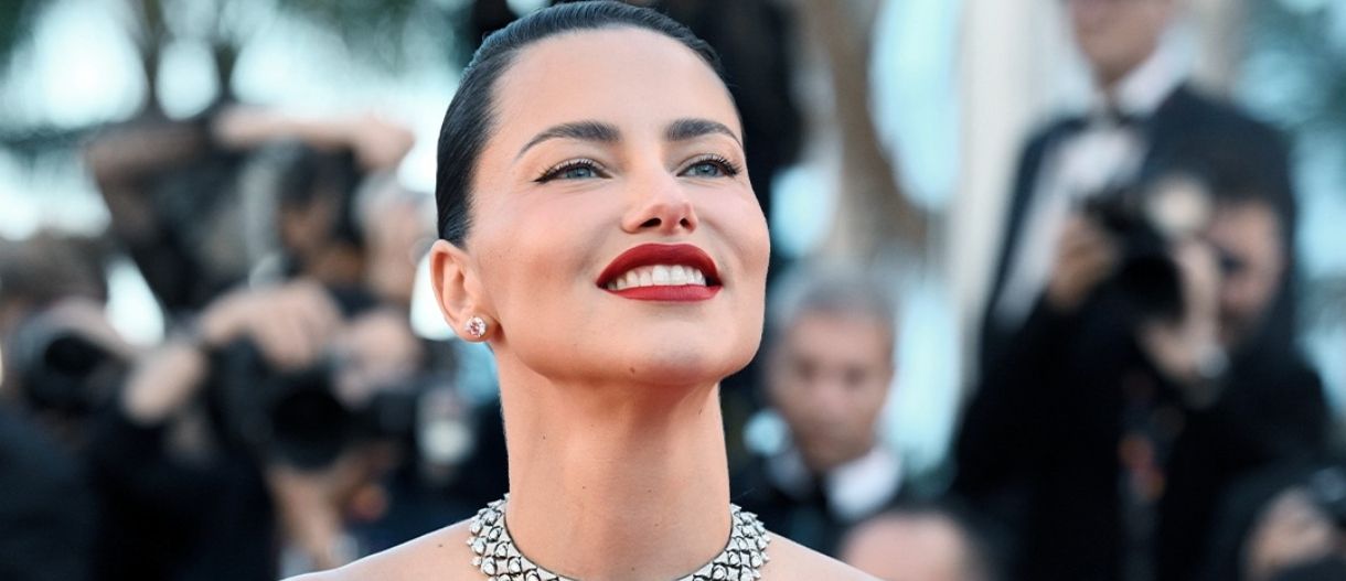 Adriana Lima: «Το έχει παρακάνει», σχολιάζουν για τα κιλά της