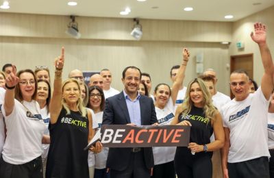 Η Ελένη Πετρουλάκη παρέδωσε μαθήματα γυμναστικής στο Προεδρικό
