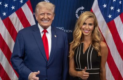 Viral η εκπρόσωπος του Trump, σύγχυσε τον σύζυγό της με τον πρόεδρο