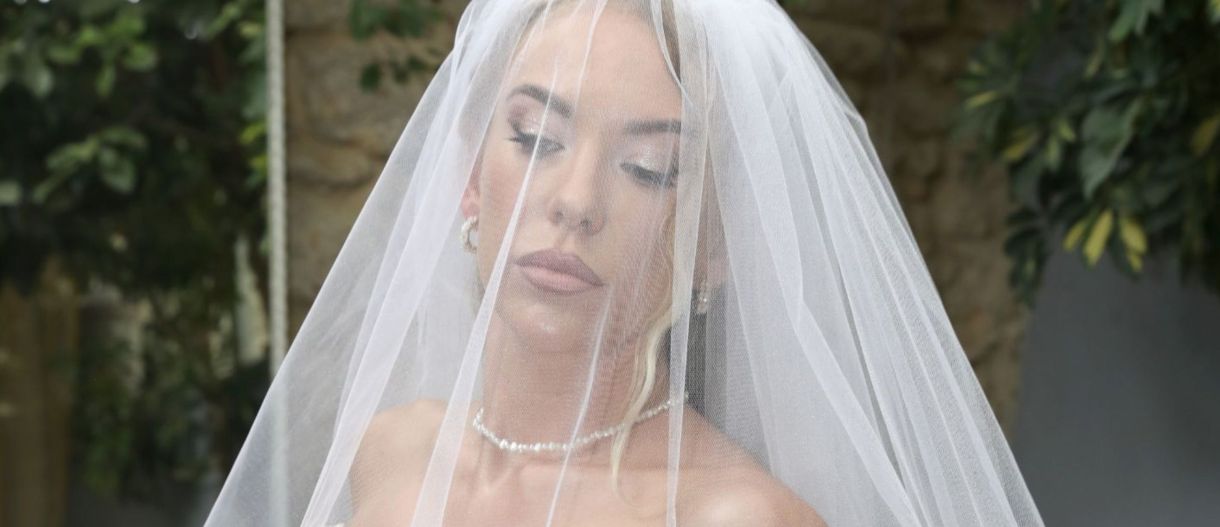 Η Κσένια Αντωνίου είπε «I do» με τα πιο chic πέδιλα