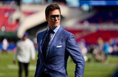 Με αυτό το Victoria’s Secret μοντέλο βγαίνει ο Tom Brady