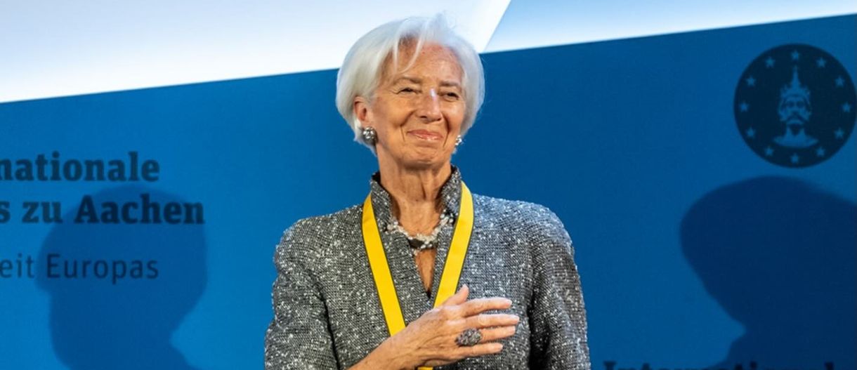 Τι κρύβεται πίσω από τους επιδέσμους της Christine Lagarde;