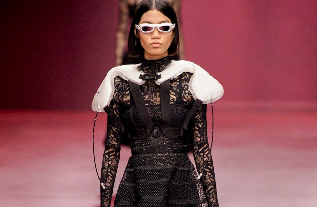 H ready-to-wear συλλογή του Dior ενώνει το παρελθόν με το μέλλον