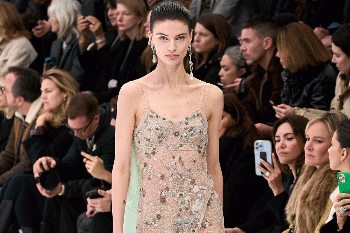 Σέξι και ταυτόχρονα ρομαντική η couture συλλογή της Fendi